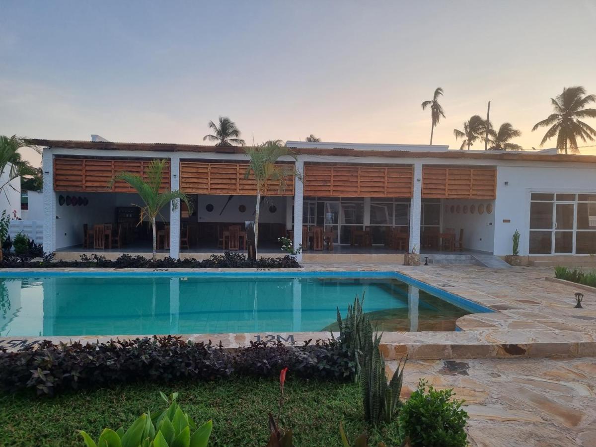 Mafia Dream Hotel Kilindoni Bagian luar foto