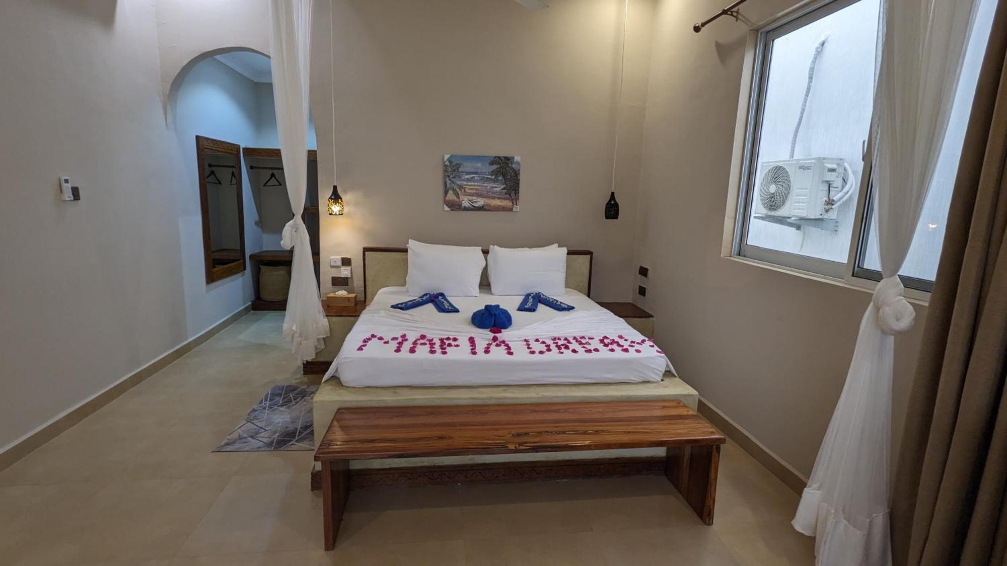 Mafia Dream Hotel Kilindoni Bagian luar foto